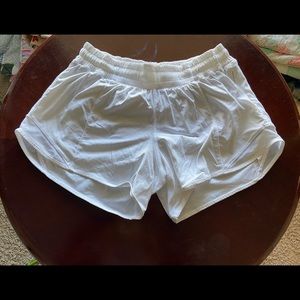 Lululemon hotty hot shorts size 6